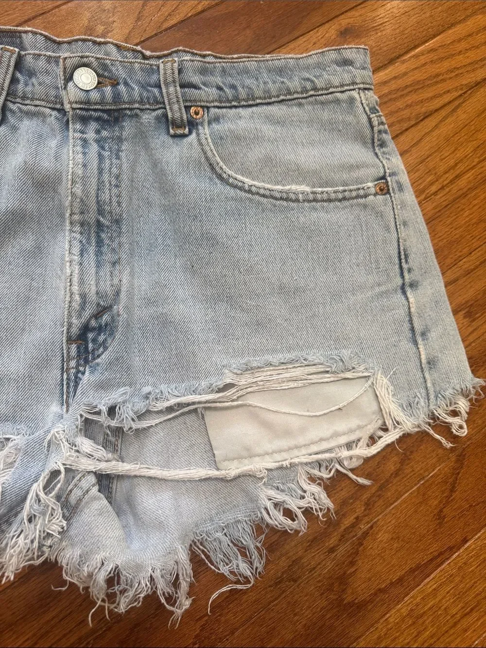 Unisex Levi’s Festival distressed frayed sexy Denim shorts Size 34 ~ Red Tab~